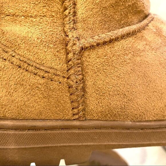 Journee Collection Women’s Boot Beige Color Mid Calf Suede Sherpa Lined  Size 7 - Picture 6 of 10